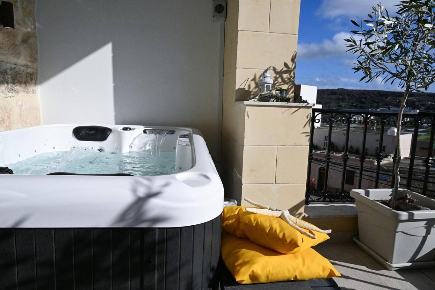 Ta'Lonza Luxury Near Goldenbay With Hot Tub App3 Apartment Mellieha Luaran gambar